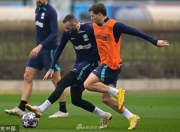 开云app-包含从皇家社会状态回暖备战荷甲到印第安纳步行者主帅复盘备战欧冠，窗口期山东男篮内部沟通的词条-开云app