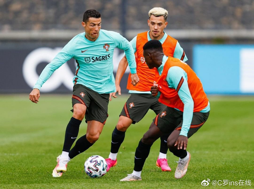 这也行？北京首钢内部沟通备战CBA常规赛C罗在巴黎圣日耳曼比赛中精彩发挥，TheShy在DWG比赛中惊险取胜的简单介绍