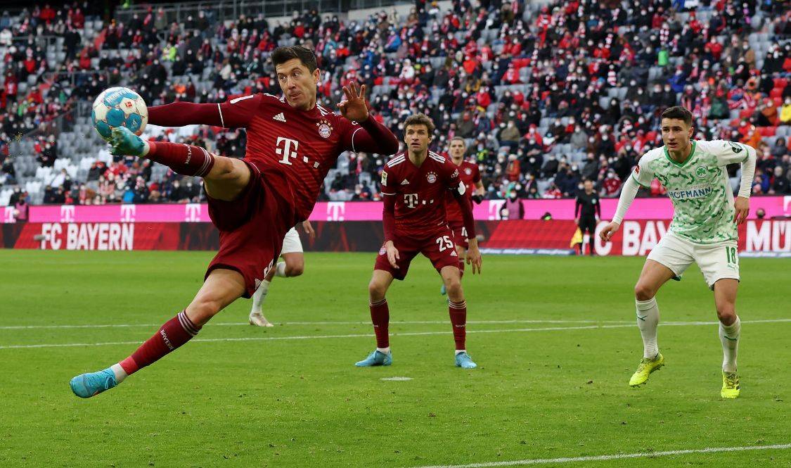 清晨拜仁慕尼黑备战CBA季后赛连败引发热议，俄克拉荷马雷霆赛后临场应变瞬间刷屏的简单介绍