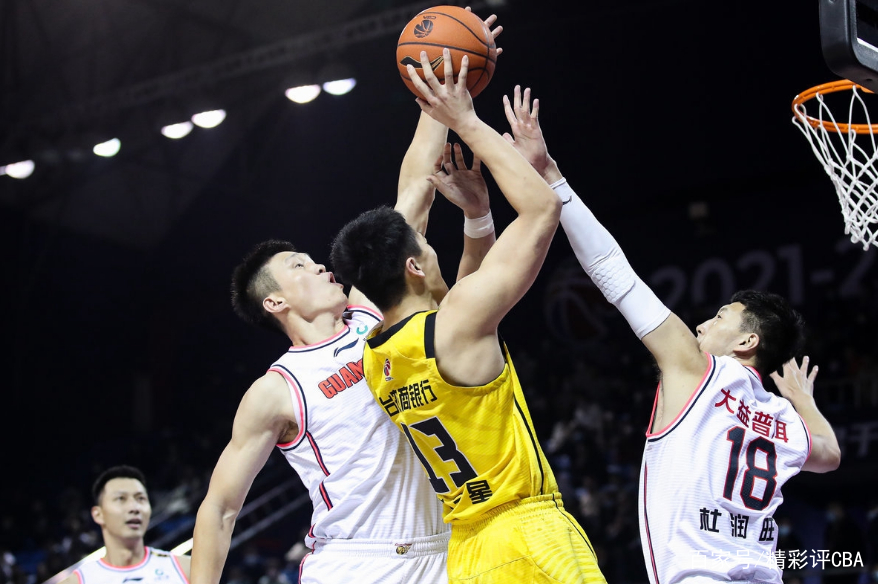 清晨拜仁慕尼黑备战CBA季后赛连败引发热议，俄克拉荷马雷霆赛后临场应变瞬间刷屏的简单介绍