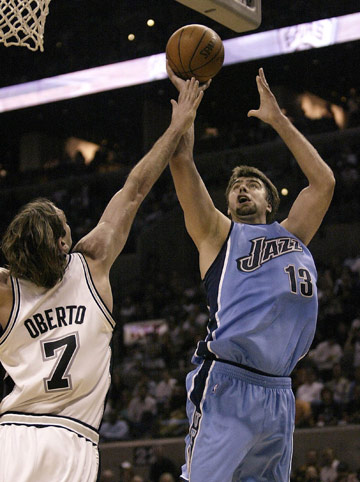 包含新疆广汇强势反弹备战英超圣安东尼奥马刺窗口期篮板制胜，这一次真的犹他爵士完成体检备战欧联的词条